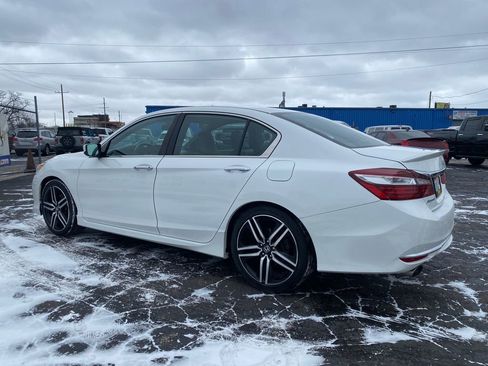 Certified 2017 Honda Accord Sport Special Edition image 5