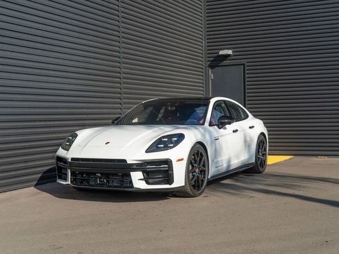 Used 2026 Porsche Panamera 4 E-Hybrid AWD/4WD image 1