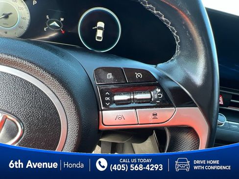 Used 2022 Hyundai Elantra Limited FWD image 28