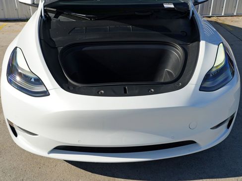 Used 2022 Tesla Model Y Performance image 8