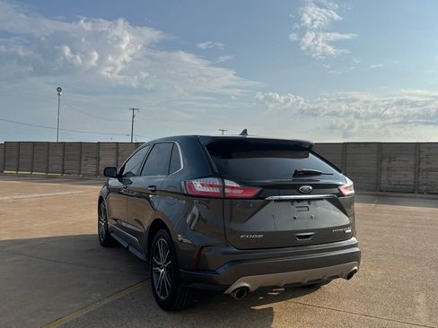Used 2019 Ford Edge Titanium w/ Equipment Group 301A FWD image 17