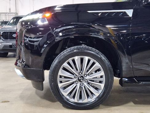 Used 2025 INFINITI QX80 Luxe AWD/4WD image 5