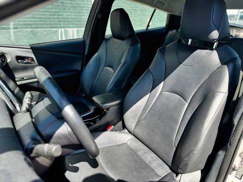 Used 2017 Toyota Prius Prime Premium w/ Preferred Accessory Package FWD image 39