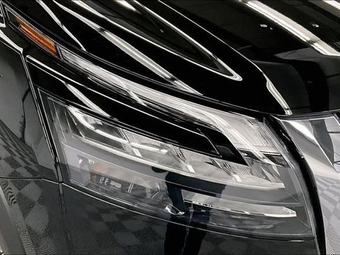 New 2025 Nissan Pathfinder Platinum w/ Lighting Package (N93) image 15