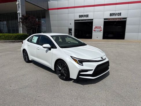 Certified 2026 Toyota Corolla SE FWD image 1