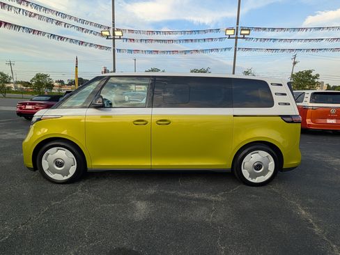 Used 2025 Volkswagen ID. Buzz 1st Edition w/ Cupholders Package AWD/4WD image 6