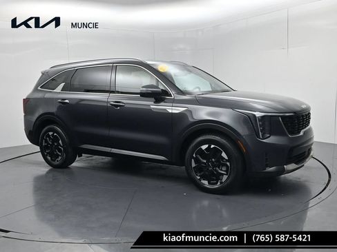 Certified 2024 Kia Sorento S FWD image 1