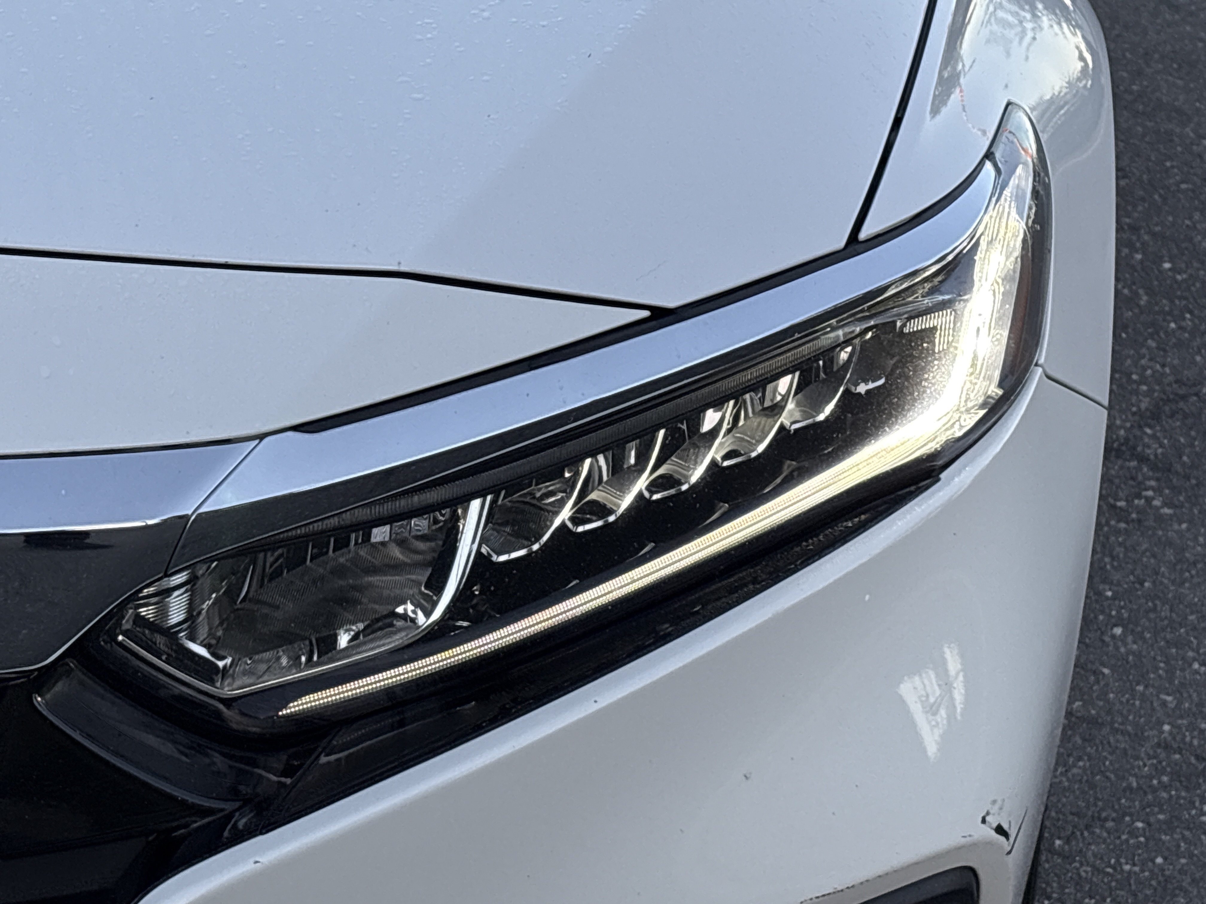 Used 2018 Honda Accord LX image 11