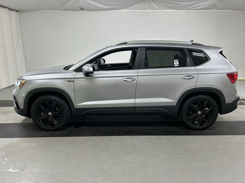 Certified 2023 Volkswagen Taos SE w/ Black Wheel Package image 6