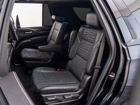 Used 2022 Cadillac Escalade Sport Platinum image 17