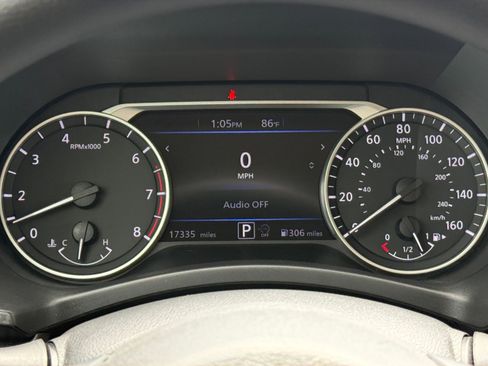 Used 2025 Nissan Sentra SV FWD image 40