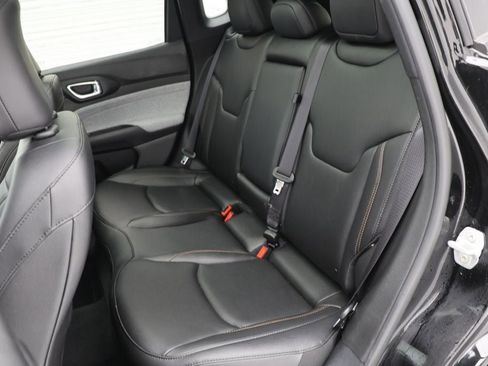 Used 2024 Jeep Compass Latitude w/ Sun and Sound Group image 11