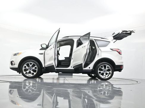 Used 2018 Ford Escape SE w/ SE Sync 3 Package AWD/4WD image 57