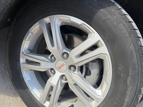 Used 2020 GMC Terrain SLE w/ Driver Convenience Package FWD image 9