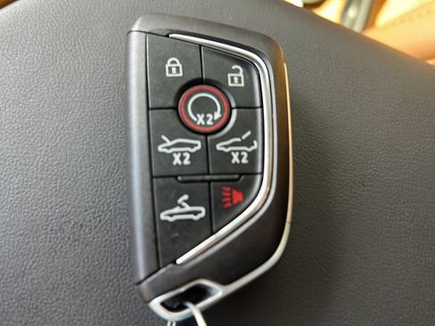 Used 2026 Chevrolet Corvette Stingray Premium Conv w/ Z51 Performance Package RWD image 22