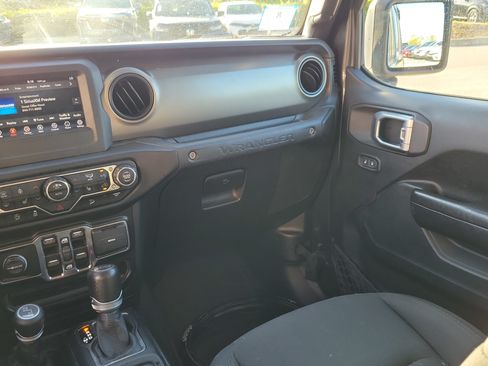 Used 2019 Jeep Wrangler Unlimited Sport S AWD/4WD image 18
