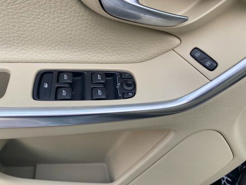 Used 2012 Volvo XC60 T6 AWD/4WD image 12