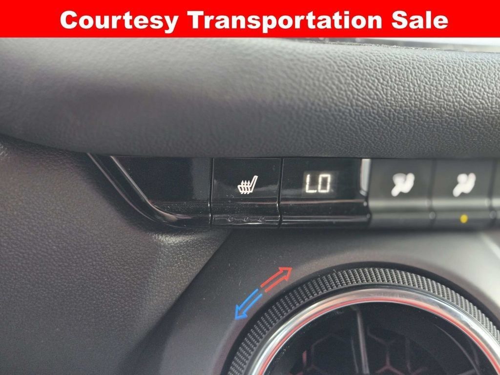 Used 2025 Chevrolet Blazer LT AWD/4WD image 27