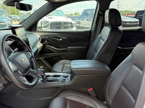 Used 2023 Chevrolet Traverse High Country w/ LPO, Floor Liner Package image 17