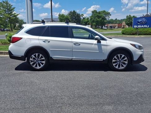 Used 2019 Subaru Outback 2.5i Touring AWD/4WD image 7