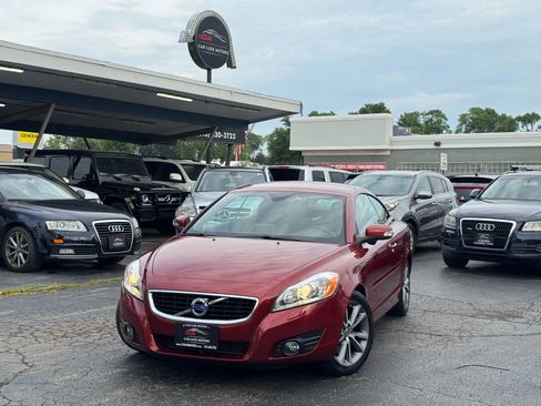 Used 2011 Volvo C70 T5 w/ Multimedia Pkg image 2