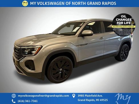 Used 2024 Volkswagen Atlas Cross Sport SE AWD/4WD image 4