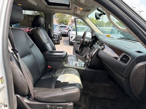 Used 2014 GMC Yukon XL Denali AWD/4WD image 28