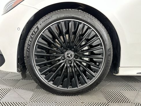 Used 2024 Mercedes-Benz E 350 4MATIC Sedan image 32