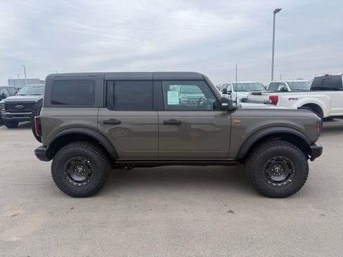 New 2025 Ford Bronco Badlands image 33