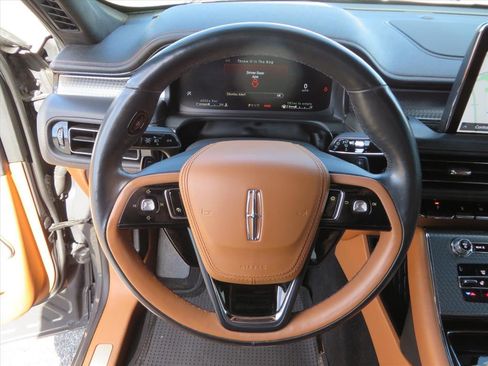 Used 2020 Lincoln Aviator Black Label image 17