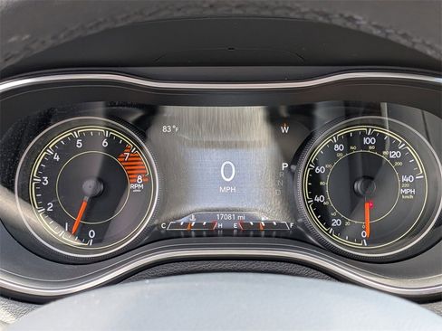 Used 2022 Jeep Cherokee Limited image 13