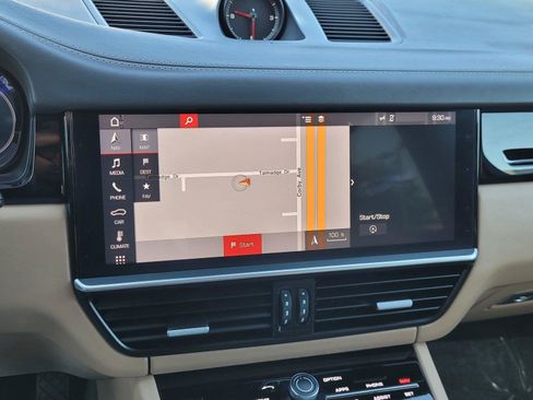 Used 2019 Porsche Cayenne AWD/4WD image 14