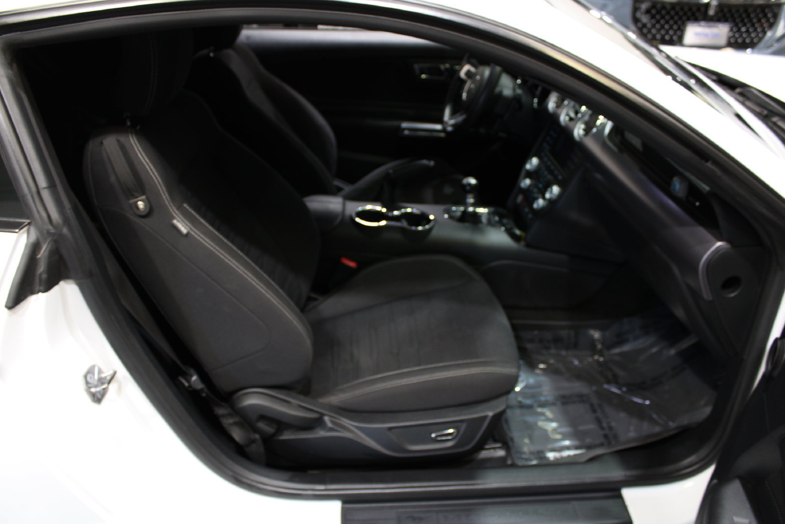 Used 2017 Ford Mustang GT RWD image 16