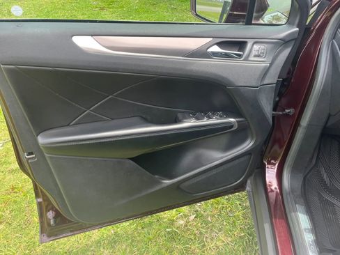 Used 2019 Lincoln MKC Select w/ Select Plus Package image 10