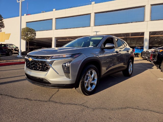 Certified 2024 Chevrolet Trax LS w/ LS Convenience Package FWD image 2