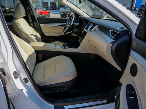 Used 2019 INFINITI QX50 Luxe w/ Navigation Package image 14