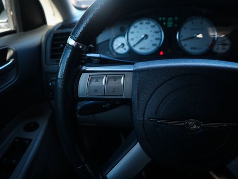 Used 2006 Chrysler 300 SRT8 w/ SRT Option Group II image 19