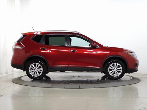 Used 2016 Nissan Rogue SV image 10