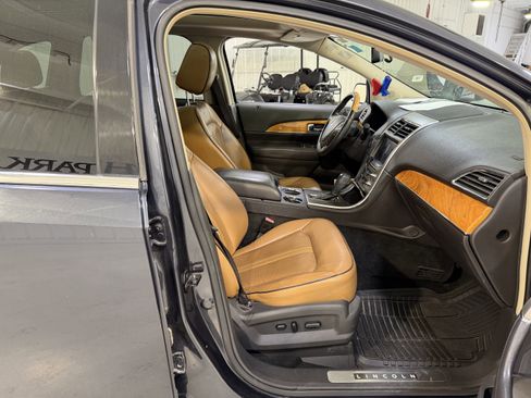 Used 2013 Lincoln MKX Base image 14