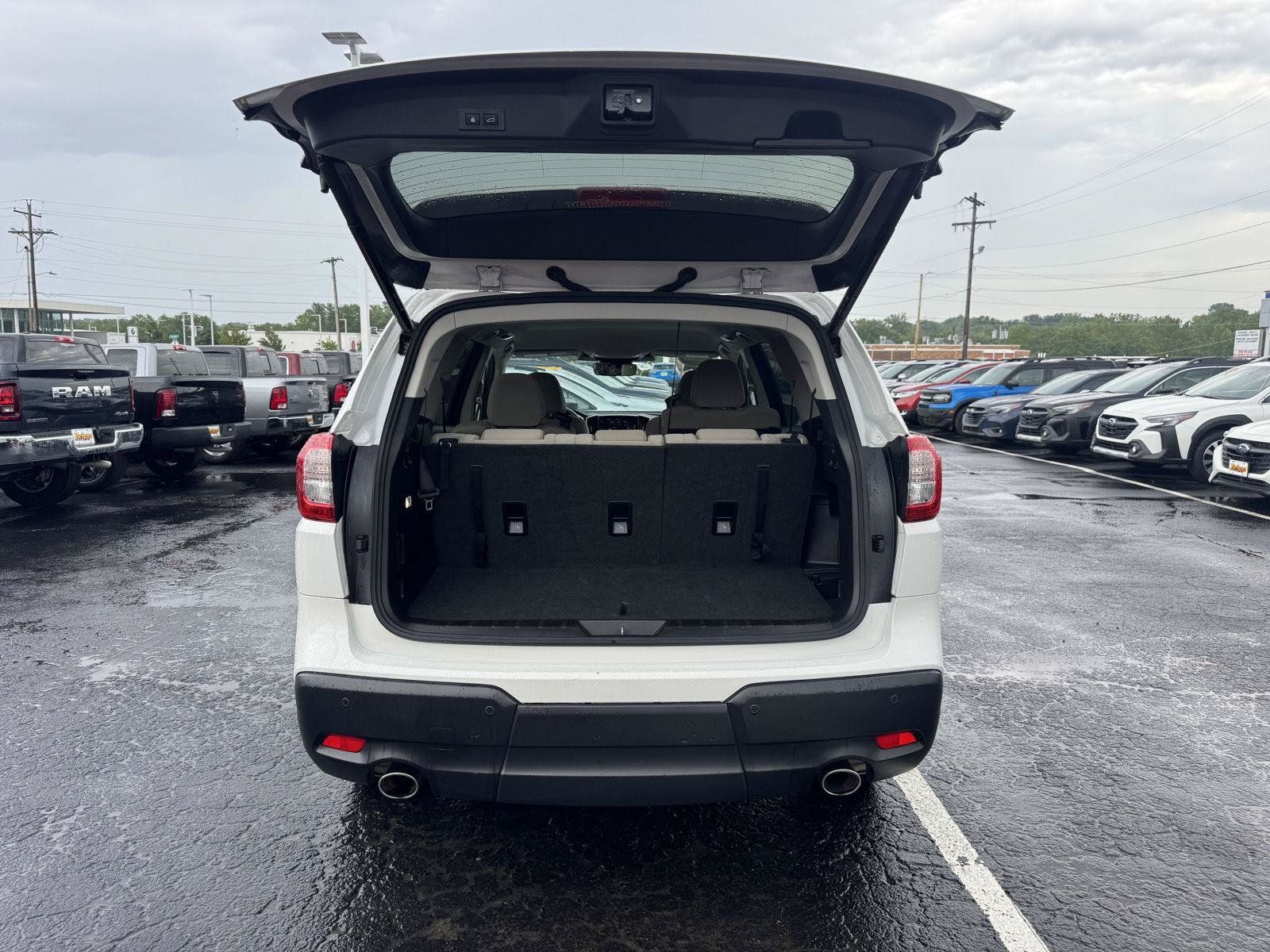 Used 2025 Subaru Ascent Premium AWD/4WD image 31