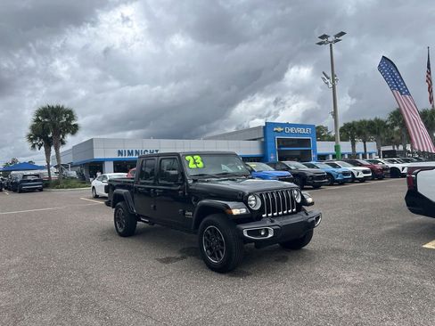 Used 2023 Jeep Gladiator Overland image 10