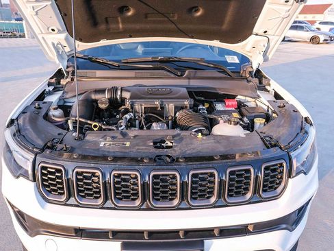 Used 2025 Jeep Compass Latitude w/ Altitude Special Edition AWD/4WD image 29