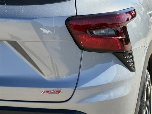 Used 2025 Chevrolet Trax RS w/ Sunroof Package image 7