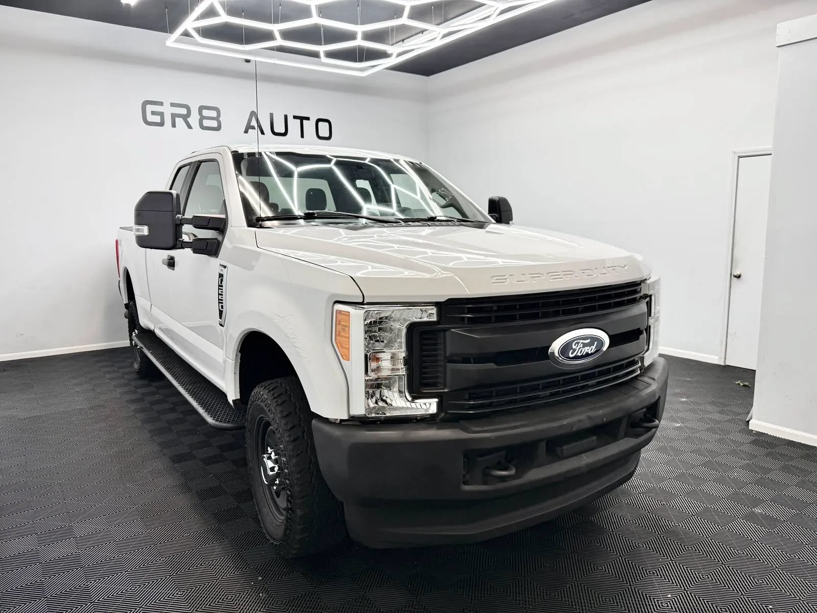 Used 2017 Ford F250 XL w/ Power Equipment Group AWD/4WD image 1