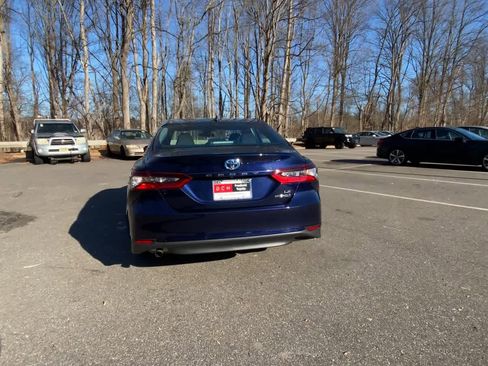 Used 2021 Toyota Camry LE image 8