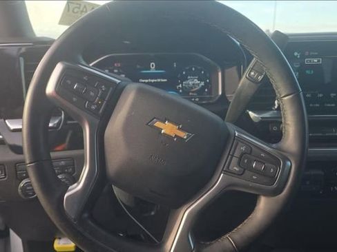 Used 2025 Chevrolet Silverado 2500 LT w/ Convenience Package image 3