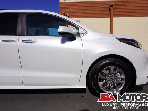 Used 2023 Toyota Sienna XLE image 44