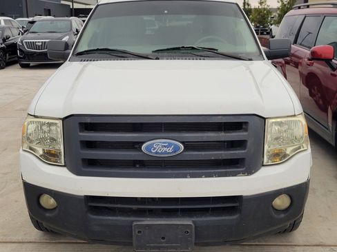 Used 2010 Ford Expedition EL XLT image 3