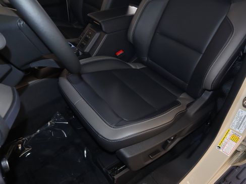 New 2025 Ford Bronco Outer Banks AWD/4WD image 33