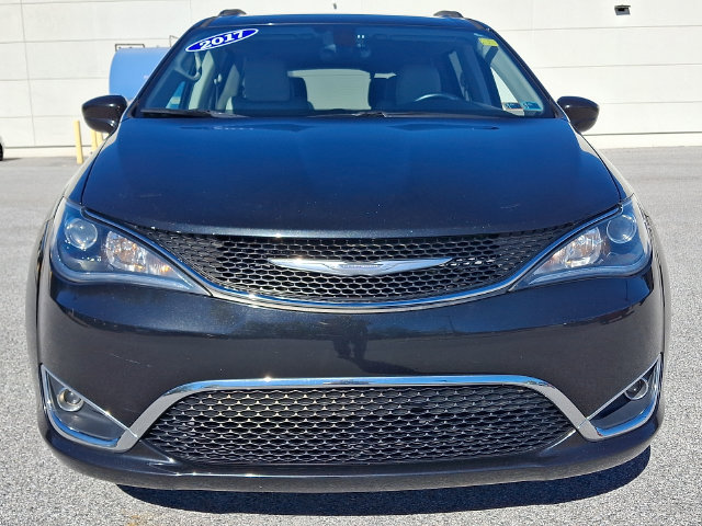 Used 2017 Chrysler Pacifica Touring-L FWD image 5